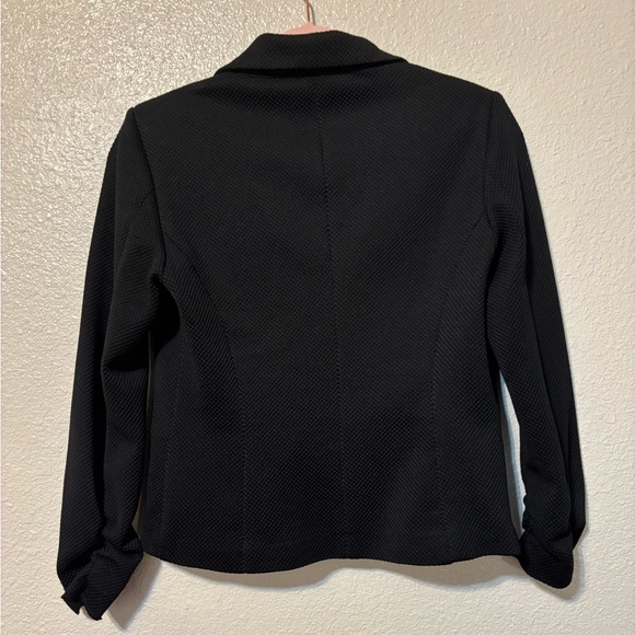 Amanda + Chelsea Black Grid Textured Breathable Cropped Blazer - Picture 2 of 7